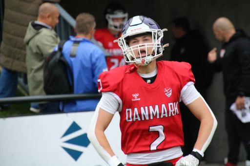 Hj&aelig;lp Lui  Kyhl  - American football