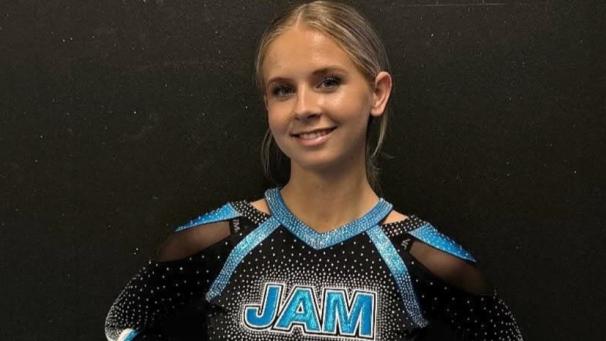 Josefine Nielsen  - Pompom girl